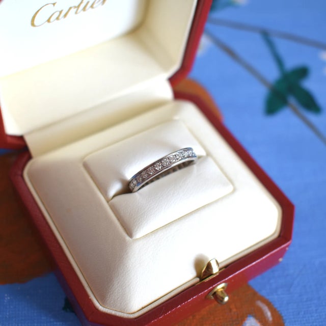 Cartier Cartier - White gold and diamond wedding ring 0.6 carat E/VVS, Size 6 For Sale - Image 4 of 4