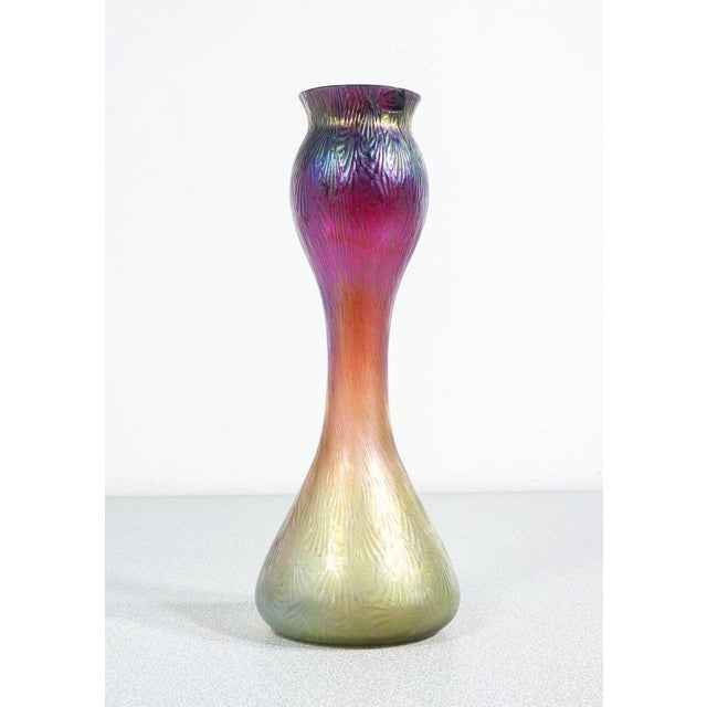 Kralik Vase in Iridescent Glass, Bohemia, 1910s For Sale - Image 3 of 7