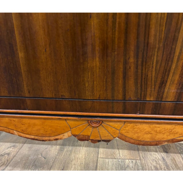 Brown Vintage Full Size Davis Cabinet Co Art Deco Art Nouveau Style Low Poster Bed For Sale - Image 8 of 10