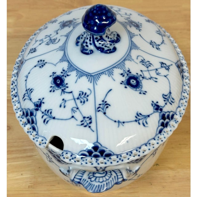 Blue Royal Copenhagen Blue Fluted Half Lace Tureen with Lid 200CL For Sale - Image 8 of 12