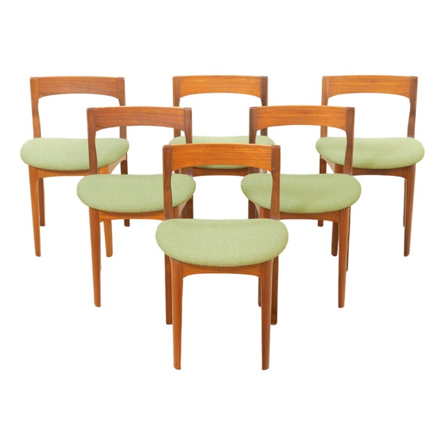 Set of Six Mid 20th Century Teak Mid Century Dining Chairs For Sale