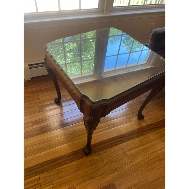 This exquisite John Widdicomb table adds elegance, sophistication to any room with its eye catching beauty. This is a...