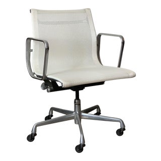Herman Miller Eames Aluminum Group Management Chair For Sale