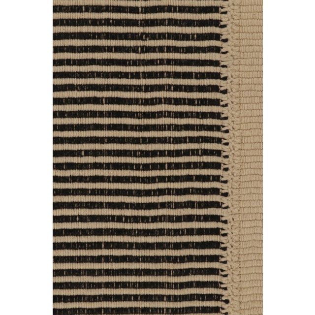 Handwoven in wool, this 9x12 Rez Kilim is an exciting addition to Rug & Kilim’s contemporary flatweave collection. The...