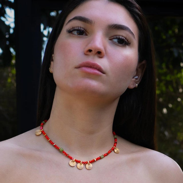 Vibrant Energy Gold Spiral Charm Choker Necklace For Sale In Miami - Image 6 of 10