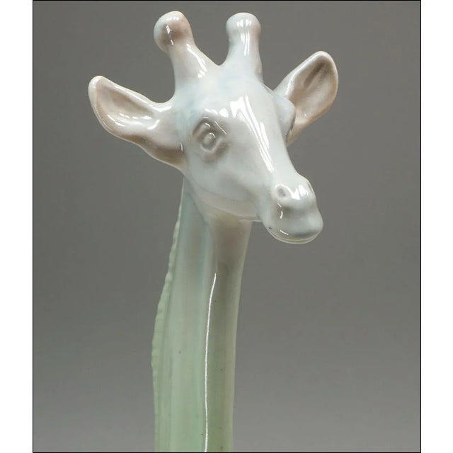 1970s William Herrera Studio Art Porcelain Giraffe Covered Dish For Sale - Image 4 of 6