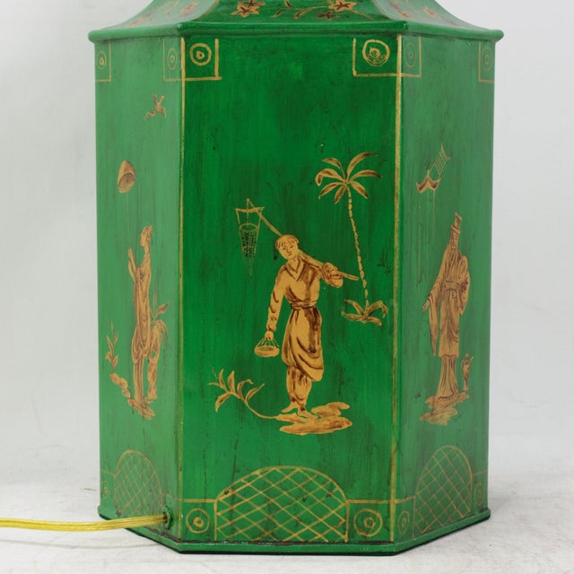 Pair of Vintage British Chinoiserie Green and Gold Hexagonal Hand-Painted Tole Tea Jar Table Lamps For Sale - Image 11 of 13