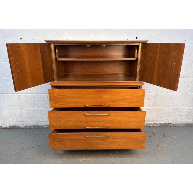 Wood Mid 20th Century Modern Gentleman's Chest Highboy by Young Mfg. Attributed For Sale - Image 7 of 16