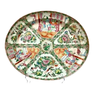 Large Qing Dynasty Famille Rose Medallion Porcelain Platter, Vivid Enamels, Canton C. 1870