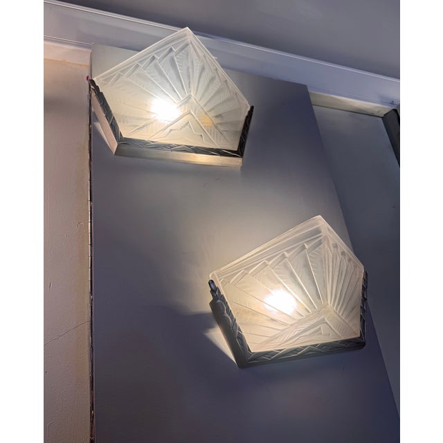 Art Deco Wall Lights in Pressed Glass and Nickel-Plated Bronze, Set of 2 For Sale - Image 3 of 18