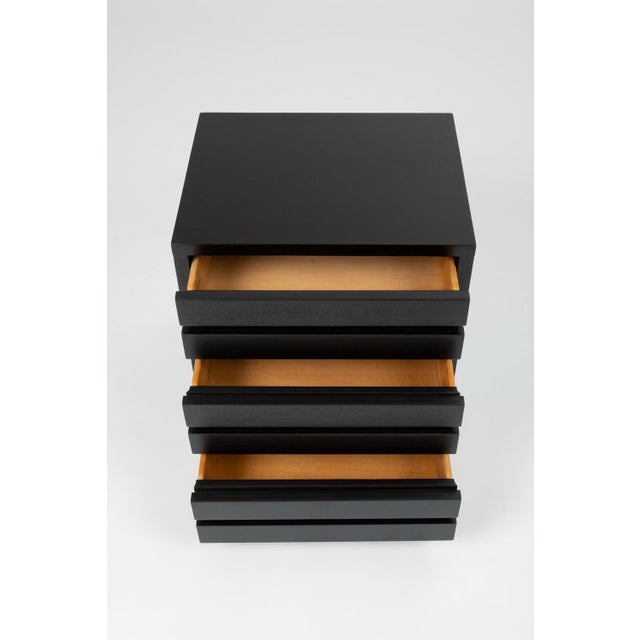 1950s Pair of Ebonized Three-Drawer Nightstands by American of Martinsville For Sale - Image 5 of 12