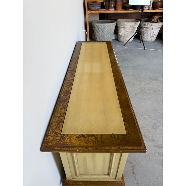 1970s Vintage Italian Hollywood Regency Style Gilt Decorated Credenza For Sale - Image 5 of 17
