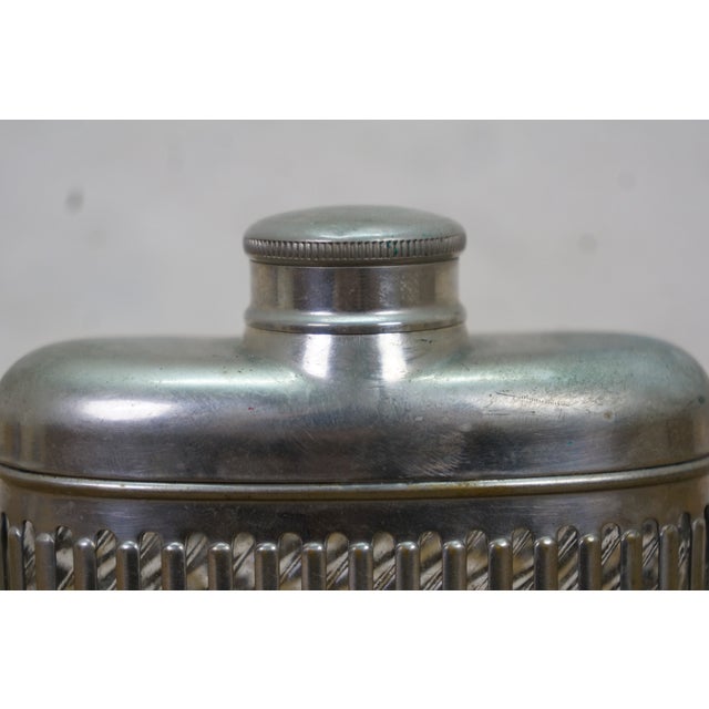 Metal Antique Art Deco Glass & Chrome Plated Caged Hip Pocket Flask Luxury Barware For Sale - Image 7 of 16