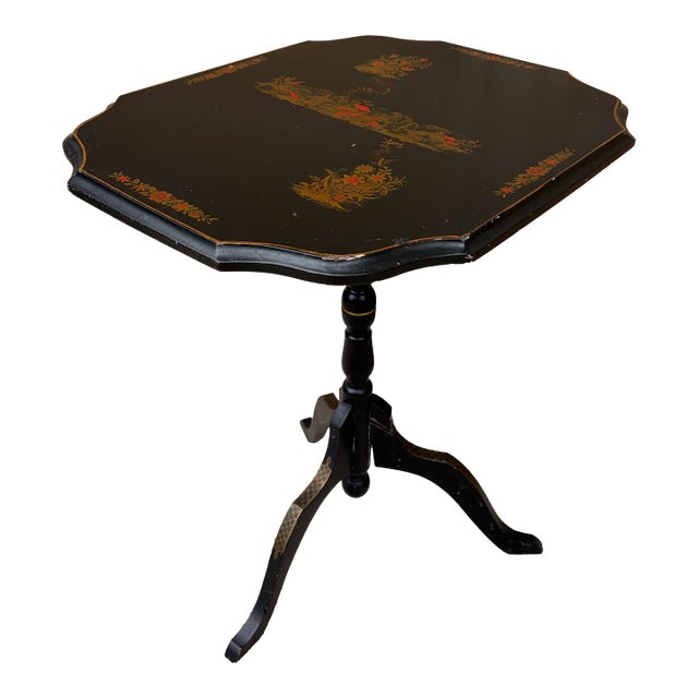 1940s Regency Chinoiserie Black Painted Walnut Side Table With Hand-Painted Scenes For Sale