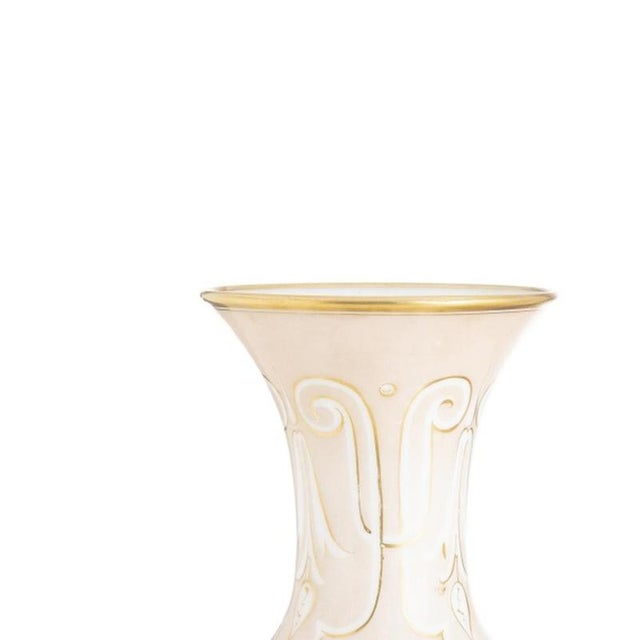 Glass and Crystal - Pair of opaline glass vases - 19th century. French, 19th/20th century opaline glass, neoclassical...