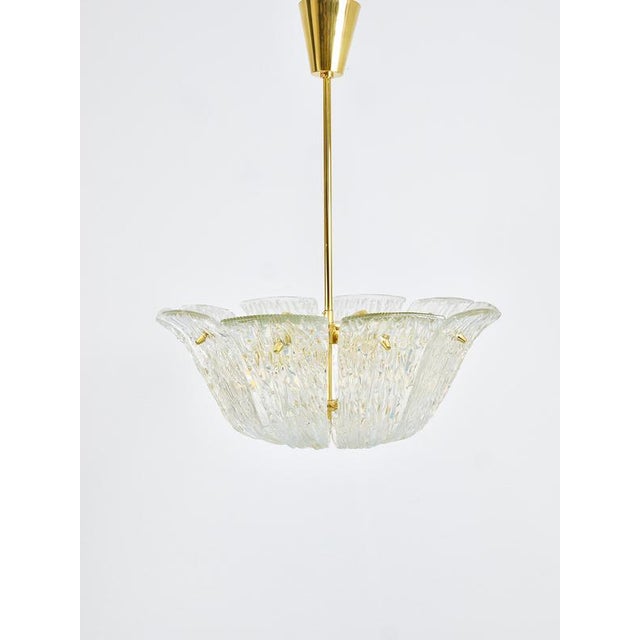 Large Vintage Curved Basket Pendant Light in Brass and Textured Glass by J. T. Kalmar for Kalmar, Vienna, 1950 For Sale - Image 11 of 18