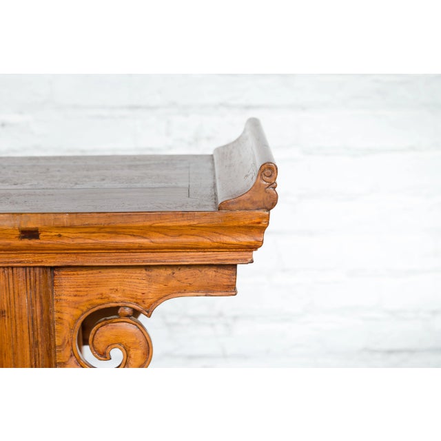 Chinese Qing Dynasty Wooden Altar Console Table with Cloudy Scroll Motifs For Sale - Image 12 of 13