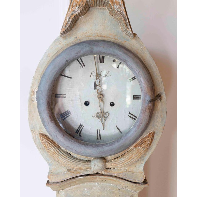 Antique Gustavian Longcase Clock, Hand-Carved Pine, Sweden, 1820 For Sale - Image 4 of 17