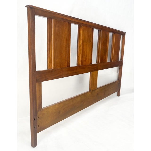 Milo Baughman Walnut c1970s Baughman Style Queen Size Headboard Bed Mid Century Modern MINT For Sale - Image 4 of 15