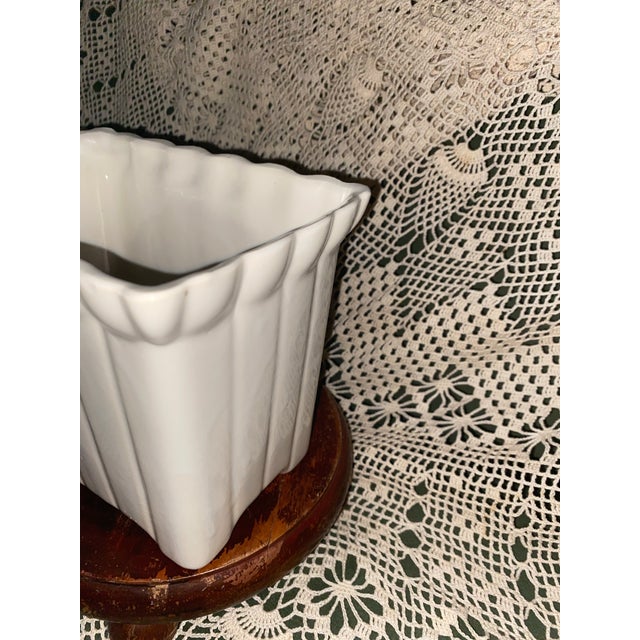 1950’s Vintage Cream Ribbed Ceramic Planter For Sale - Image 4 of 6