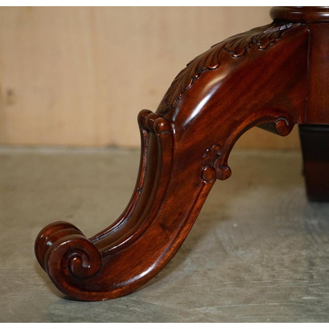 Antique Hand Carved Pedestal Plant Stands in the style of Thomas Chippendale, Set of 2 For Sale - Image 10 of 18