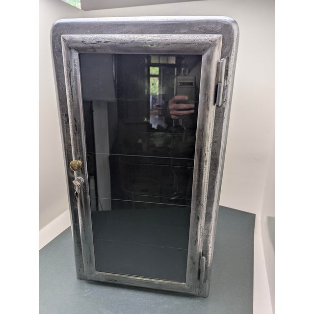 Vintage Steel Medicine Wall Cabinet, 1920s For Sale - Image 10 of 18