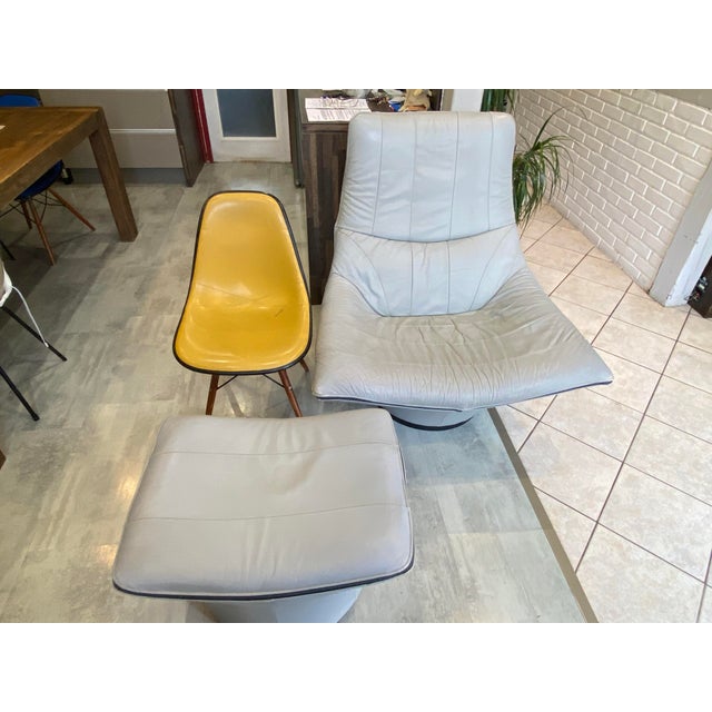 Set of Mantis Swivel Lounge Chair and Leather Ottoman by Gerard Van Den Berg, 1970s For Sale - Image 4 of 18