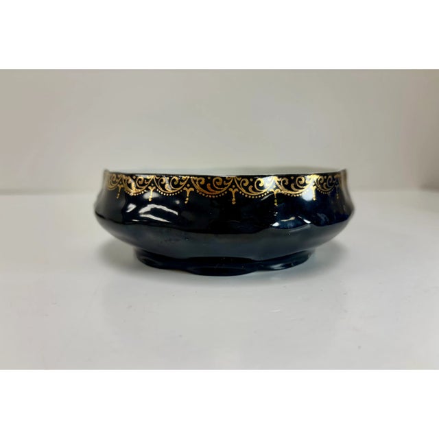 Limoges, France Vintage Limoges Porcelain Black and Gold Trimmed Jewelry/Trinket Box For Sale - Image 4 of 10