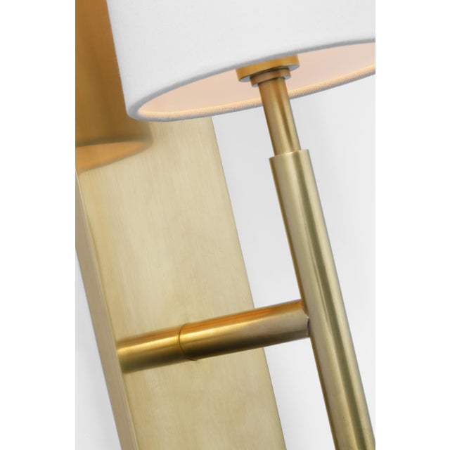 Visual Comfort Barbara Barry for Visual Comfort Signature Clarion Medium Sconce in Soft Brass with Linen Shade For Sale - Image 4 of 5