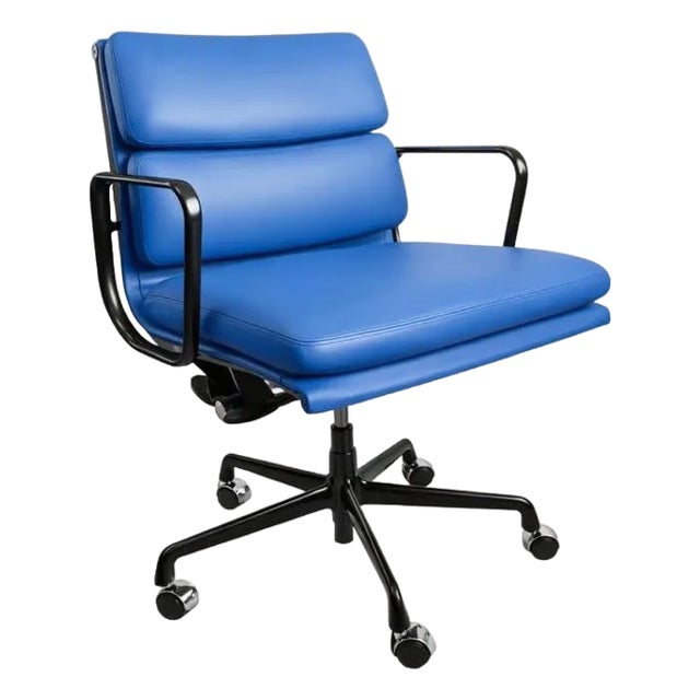 Eames Soft Pad Management Chair For Sale
