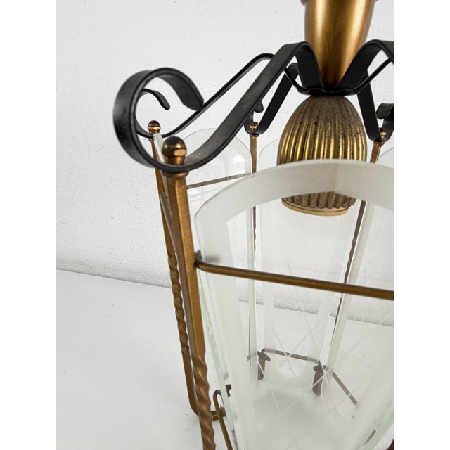 Gold Pendant Lamps in Brass and Murano Glass, 1950s, Set of 2 For Sale - Image 8 of 13