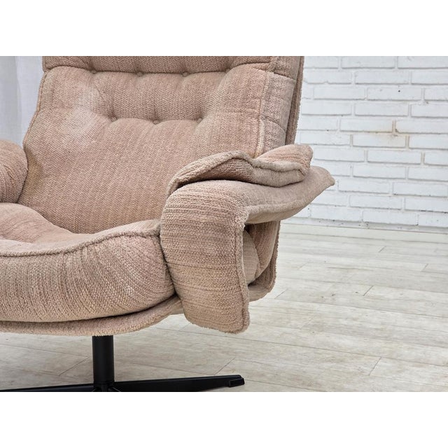 Mid-Century Modern Danish Swivel Armchair in Beige Furniture Fabric, 1970s For Sale - Image 3 of 18