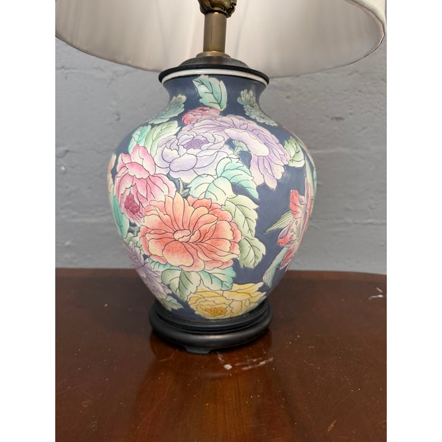 Chinoiserie Chinoiserie Vibrant Floral Motif Lamp For Sale - Image 3 of 6