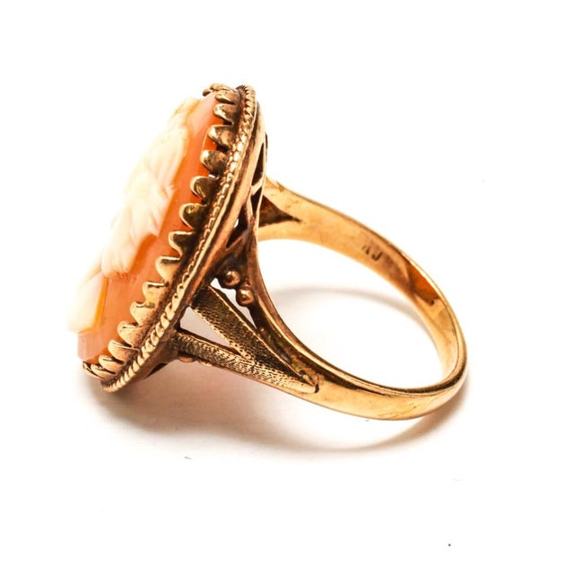 Early 20th Century Vintage 10k Yellow Gold & Carved Shell Cameo Ring For Sale - Image 5 of 11