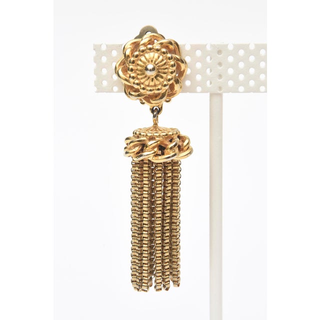 1950s Vintage Signed Schiaparelli Gold Plated Tassel Dangle Clip on Earrings, Pair Of For Sale - Image 5 of 8