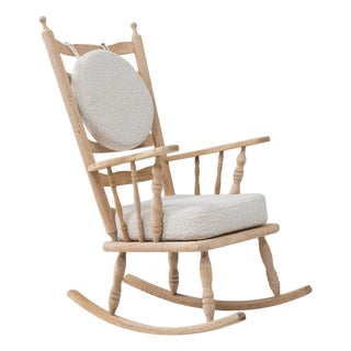 20th Century French Spindle-Back Oak Rocking Chair with Bouclé Cushions For Sale