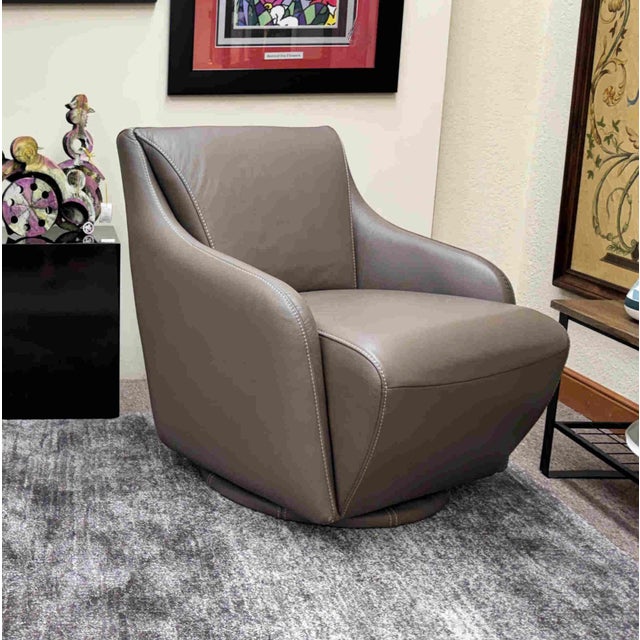 Contemporary W. Schillig Leather Nikki Swivel Lounge Chair For Sale - Image 3 of 12