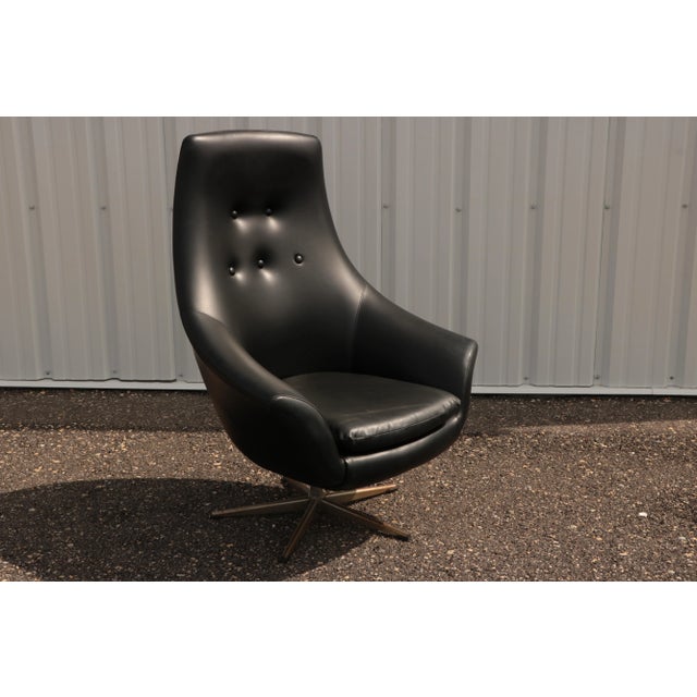 Mid 20th Century Swivel Lounge Chair For Sale - Image 9 of 9
