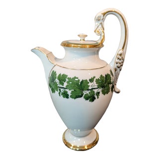 Meissen Swan-Handled Coffee or Chocolate Pot – Green Ivy Pattern, Late 19th Century For Sale