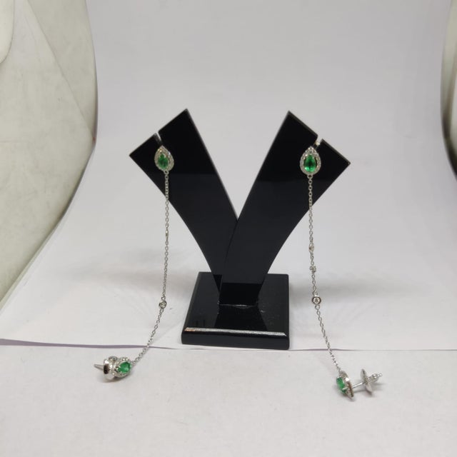 18k Gold Emerald 1.06ct & Diamond 0.44ct Stud Earrings, Pair For Sale - Image 10 of 11