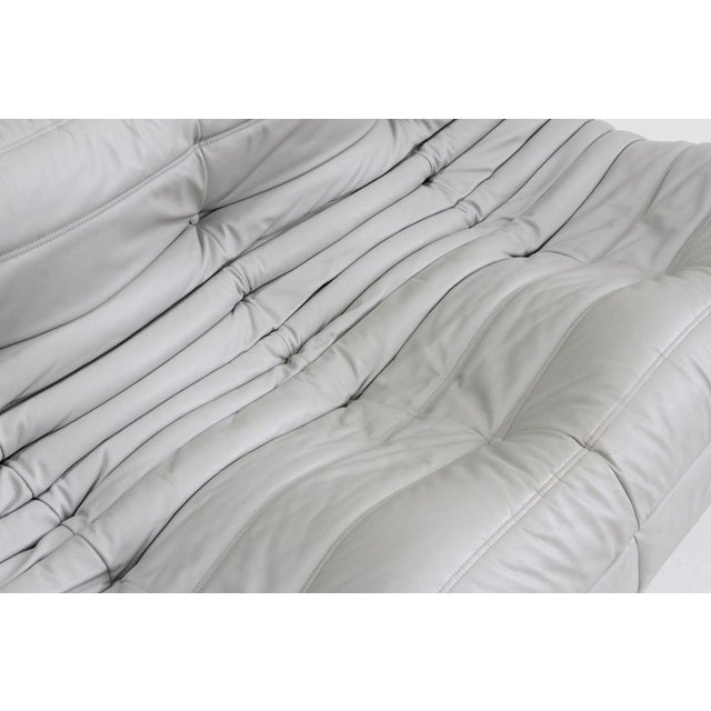 Vintage Togo 3-Seater Sofa in Grey Leather by Michel Ducaroy for Ligne Roset, 2015 For Sale - Image 9 of 10