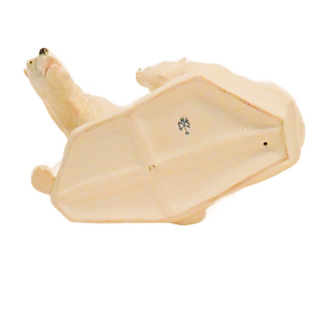 Large Mid-Century Karl Ens German Porcelain Polar Bear Grouping For Sale - Image 10 of 11