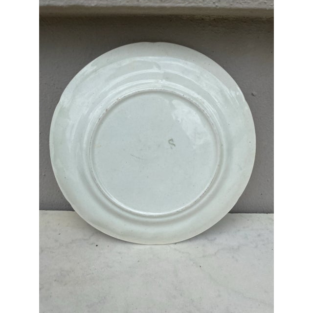 Art Nouveau French Majolica Bird Plate Keller & Guerin Saint Clement Circa 1900 For Sale - Image 3 of 4