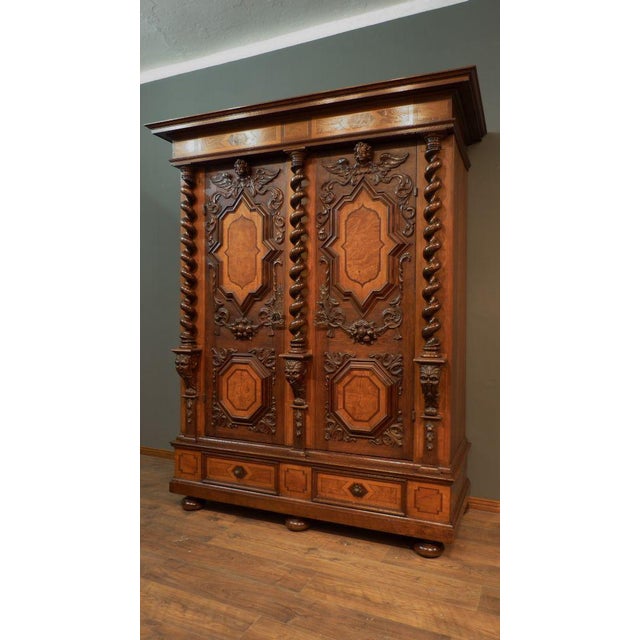 Baroque Hall Cabint in Walnut and Oak, 1750 For Sale - Image 12 of 18