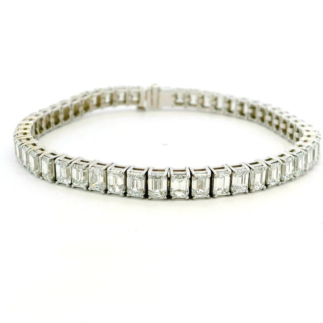Metal 1990s 18k White Gold 16.32 Carat Emerald Cut Diamond Tennis Bracelet For Sale - Image 7 of 11