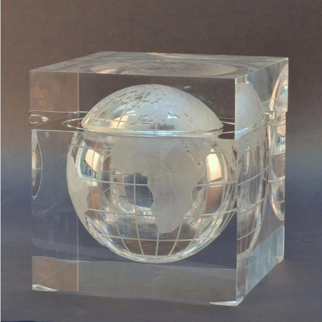World Globe Acrylic Cube Ice Bucket by Alessandro Albrizzi, 1960s For Sale - Image 4 of 14