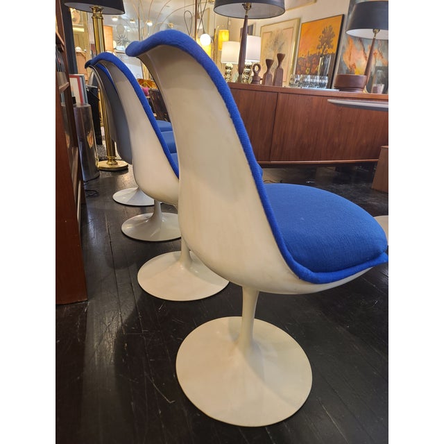 Knoll 54" Tulip Table and 4 Knoll Tulip Chairs For Sale In San Antonio - Image 6 of 10