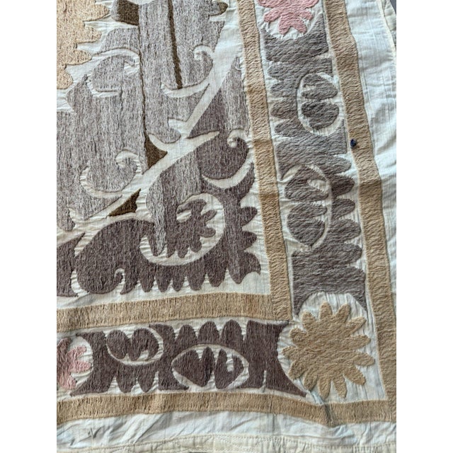 Mid-Century Modern Suzani Wall Hanging Decor - Mid 20th Century Embroidery 4'6'' X 4'9'' For Sale - Image 3 of 10
