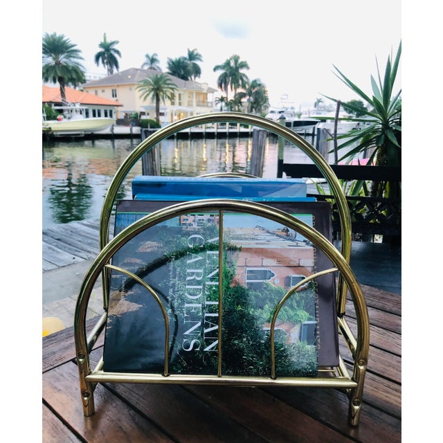 A great looking mid century magazine’s rack to complete any room decor a fabulous and stylish accent. Circa 1970s