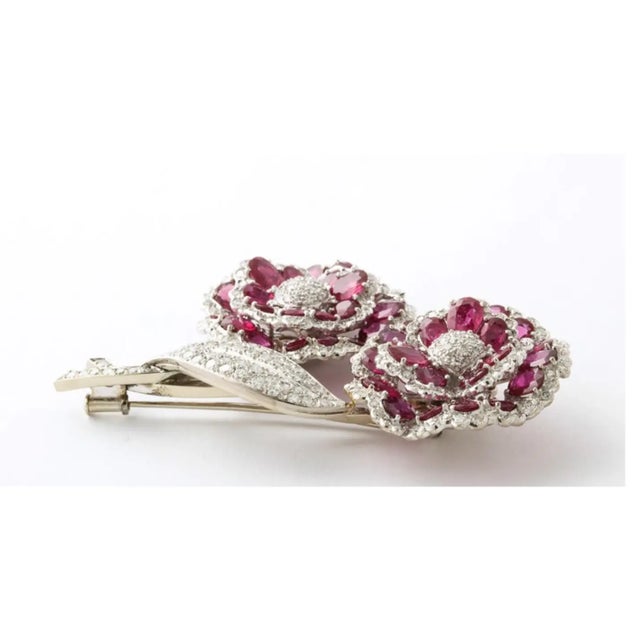 18kt White Gold Ruby & Diamond Brooch Ca 1950 For Sale - Image 9 of 10